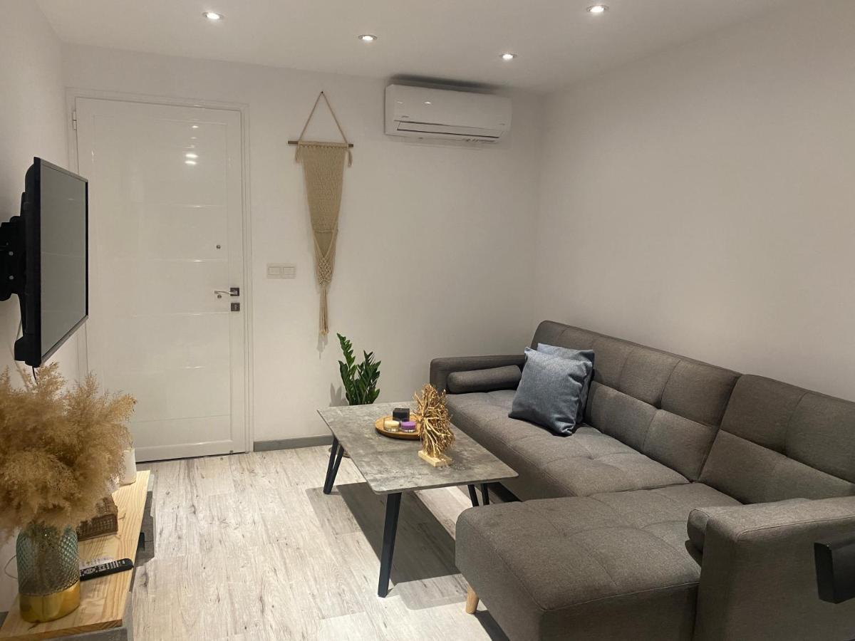 Luxury Lavender Appartement Larnaca Buitenkant foto
