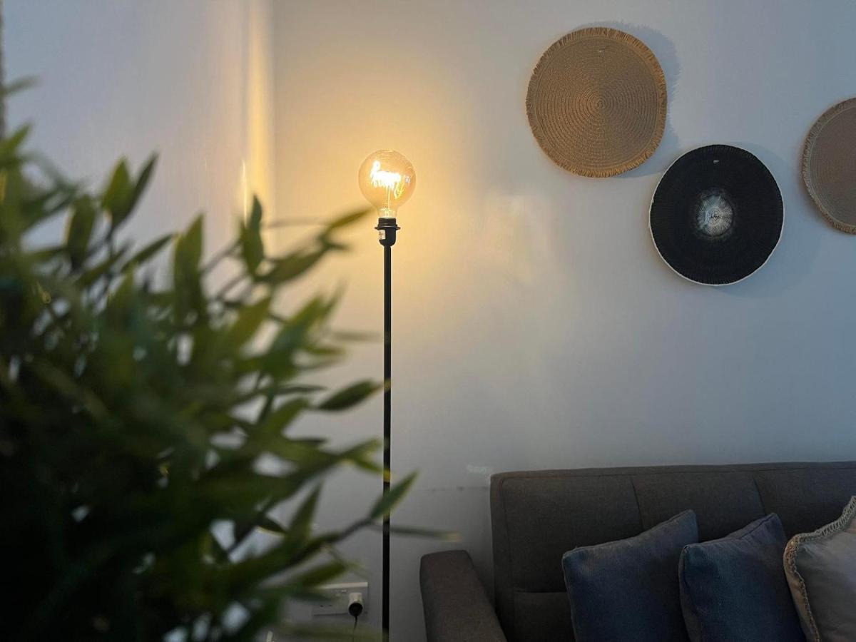 Luxury Lavender Appartement Larnaca Buitenkant foto